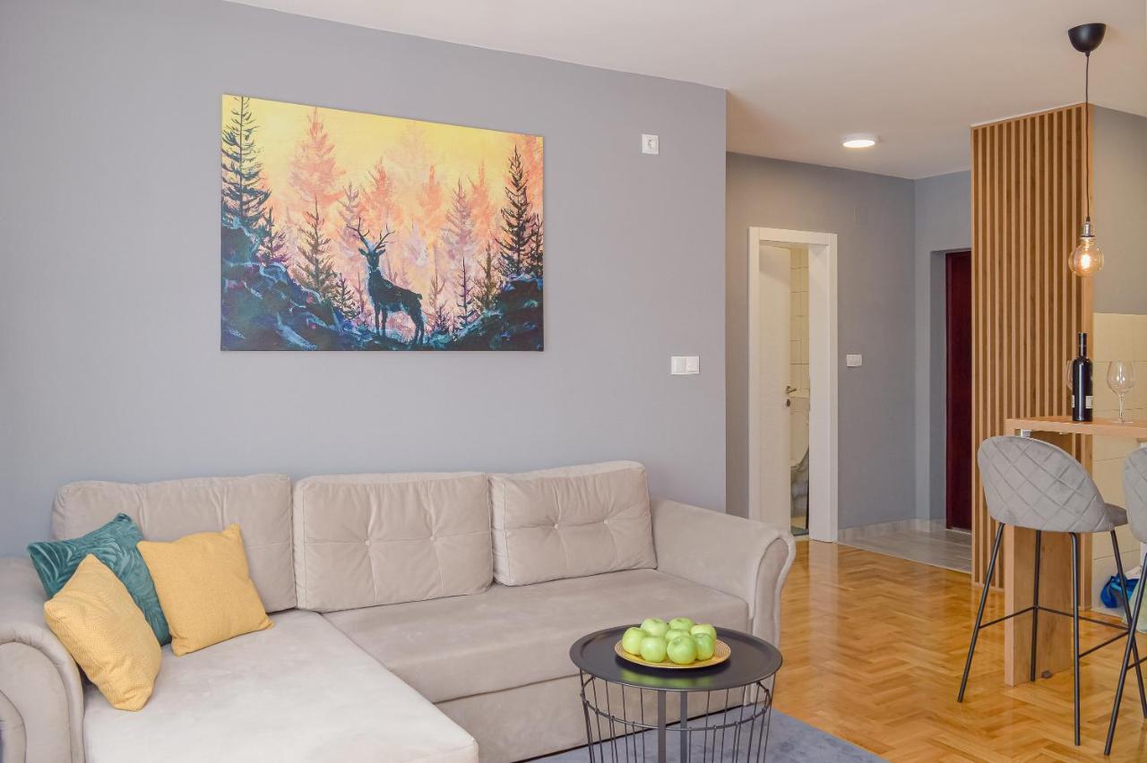 Cityinn Apartment Bijeljina Bagian luar foto